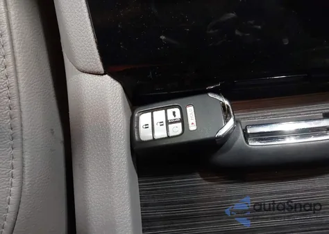 2019 Honda Pilot Touring из США, поврежденный, VIN 5FNYF6H93KB060088